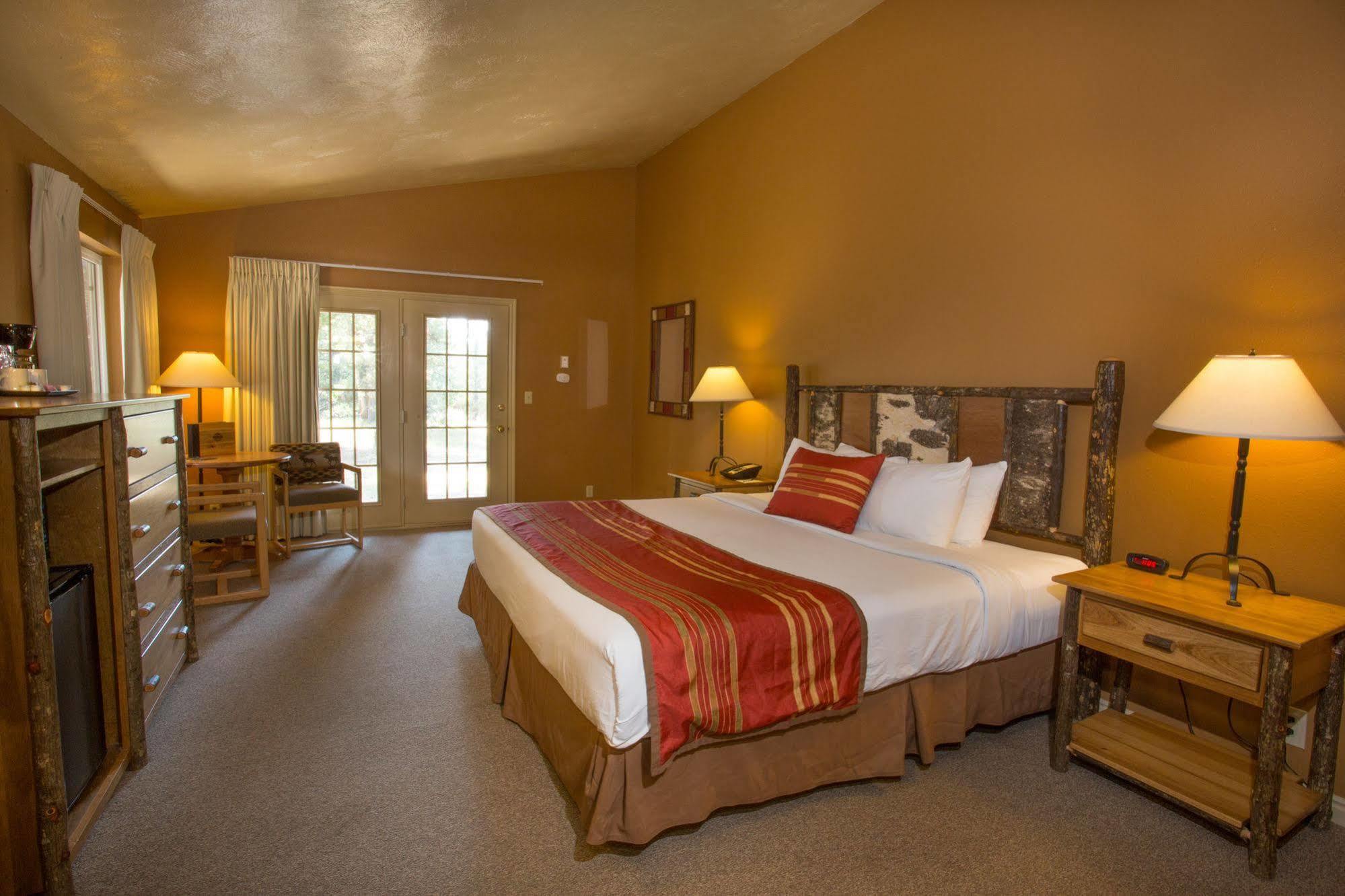 Headwaters Lodge & Cabins At Flagg Ranch Moran Exterior photo