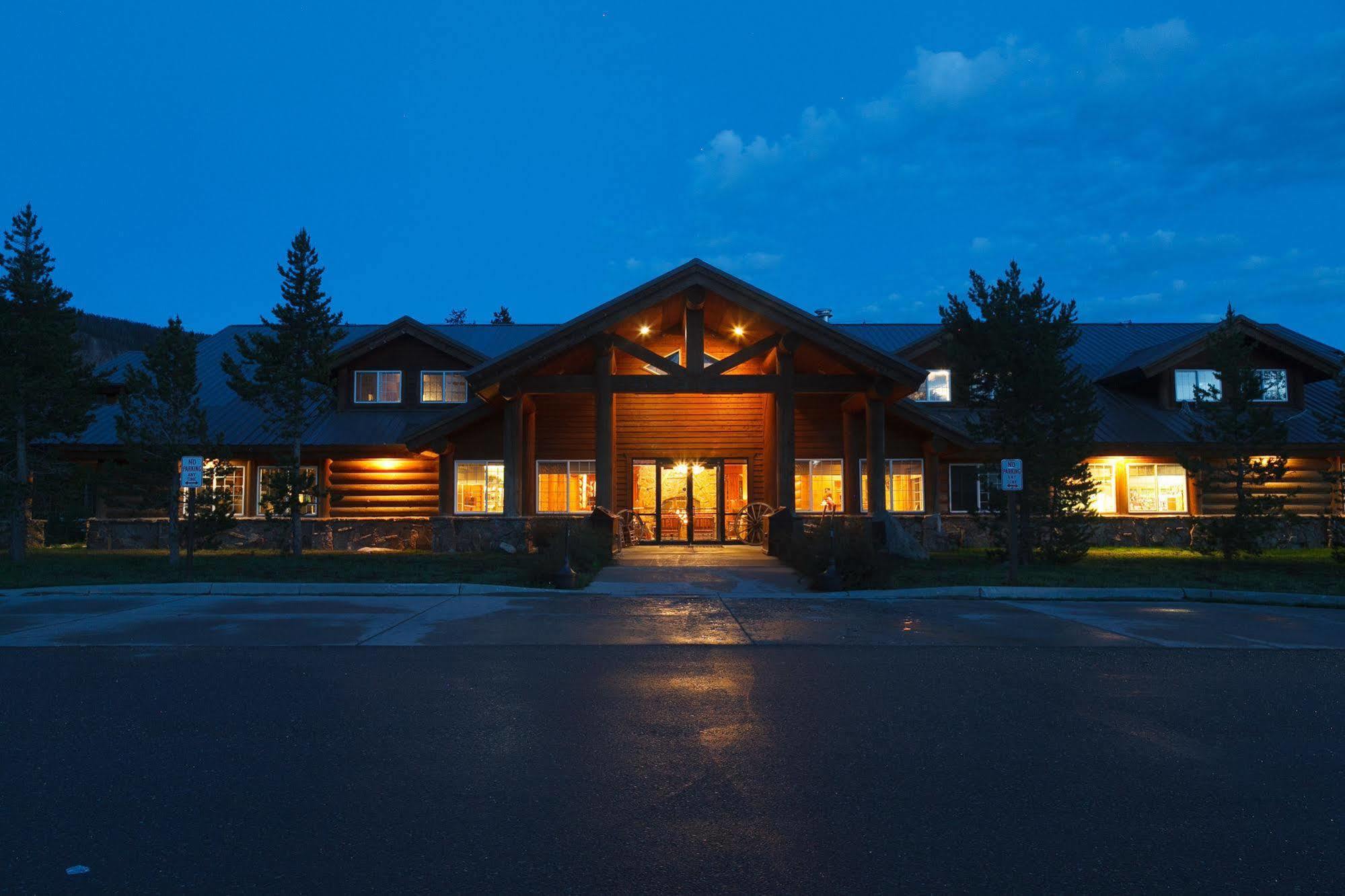 Headwaters Lodge & Cabins At Flagg Ranch Moran Exterior photo
