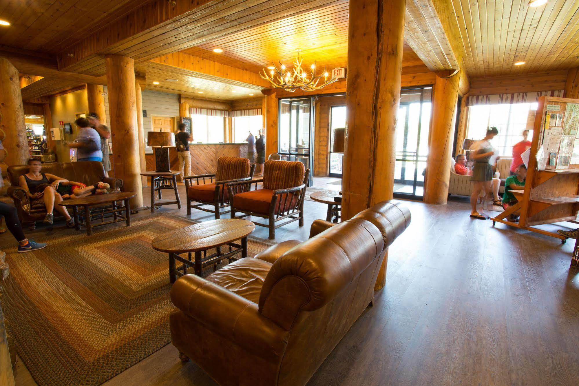 Headwaters Lodge & Cabins At Flagg Ranch Moran Exterior photo